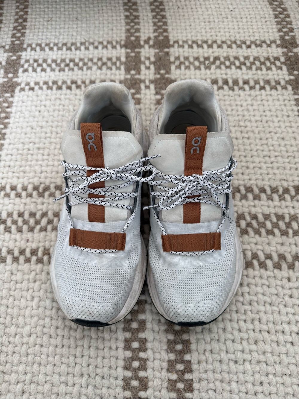 On Cloud Nova sneakers